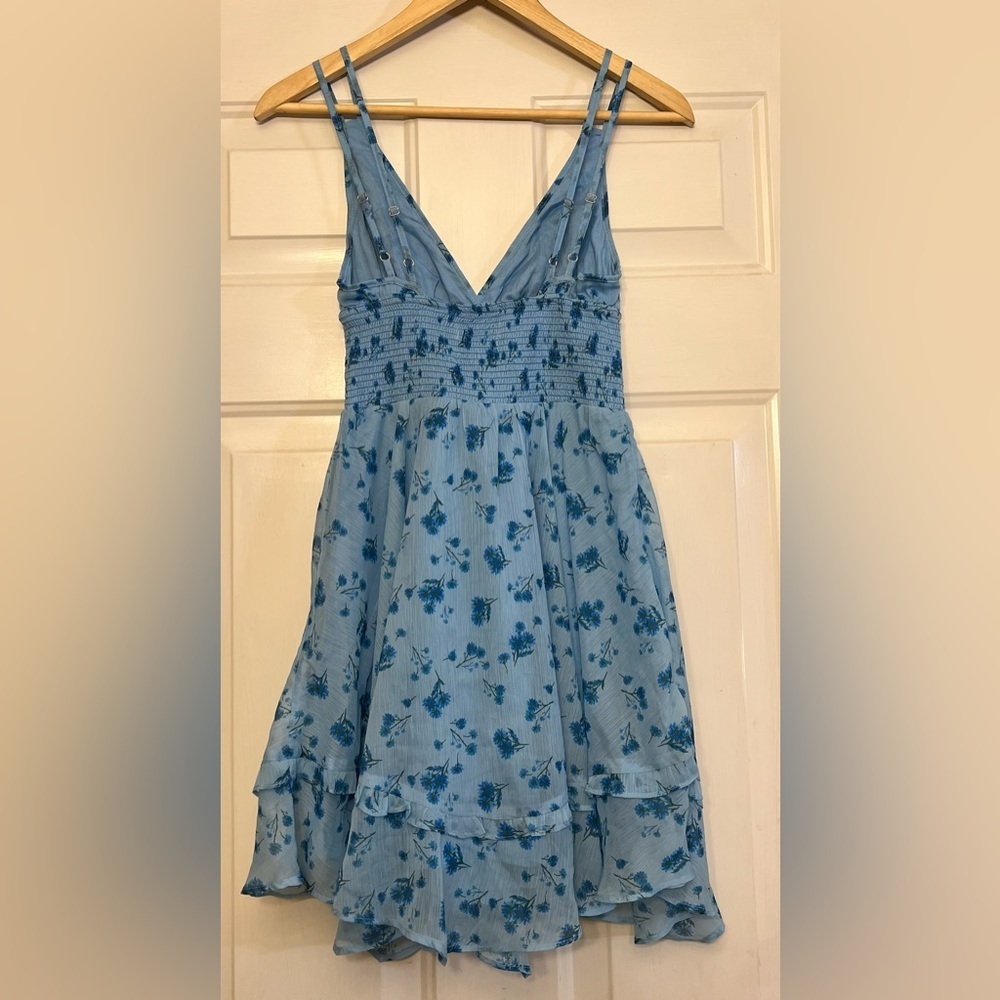 🦋 Urban Outfitters Sweet Escape Strappy Blue Floral Mini Dress - Picture 4 of 8